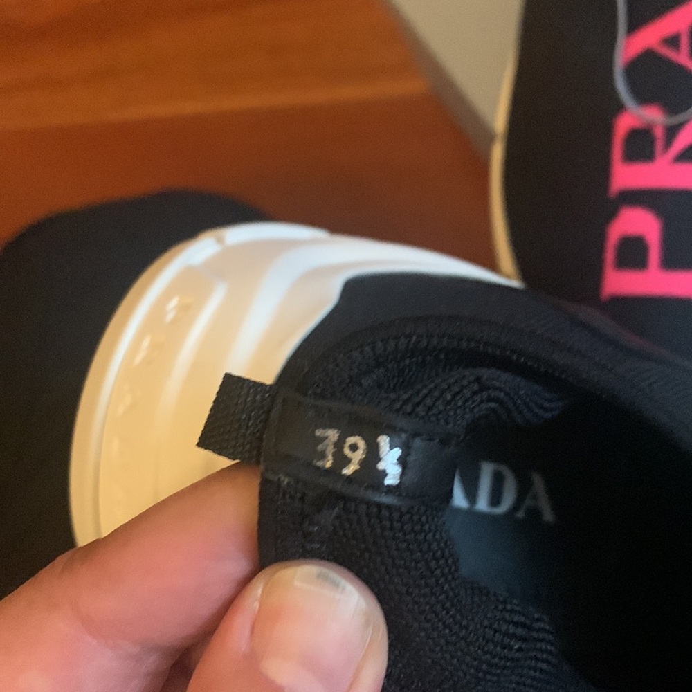 Prada sneaker - Picture 6 of 9